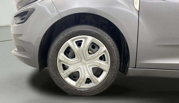 2023 Tata ALTROZ XM PLUS CNG, CNG, Manual, 32,711 km, Left Front Wheel