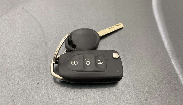 2023 Tata ALTROZ XM PLUS CNG, CNG, Manual, 32,711 km, Key Close Up