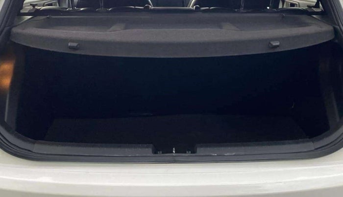 2018 Hyundai Elite i20 ASTA 1.2 (O), Petrol, Manual, 81,686 km, Boot Inside