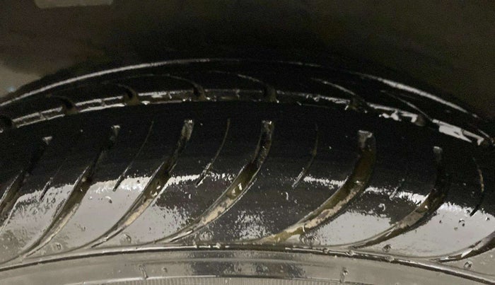 2013 Hyundai i10 ERA 1.1, Petrol, Manual, 27,739 km, Right Rear Tyre Tread