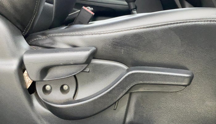 2018 Honda BR-V 1.5L I-VTEC S, Petrol, Manual, 29,807 km, Driver Side Adjustment Panel