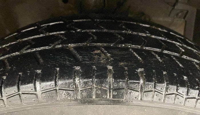 2020 Maruti Swift Dzire TOUR S-CNG (O), CNG, Manual, 85,384 km, Right Front Tyre Tread