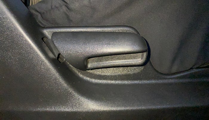 2016 Maruti Swift VXI, Petrol, Manual, 94,556 km, Driver Side Adjustment Panel