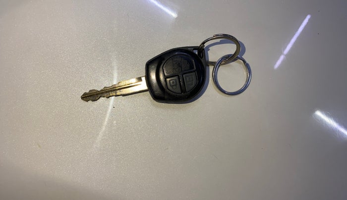 2016 Maruti Swift VXI, Petrol, Manual, 94,556 km, Key Close Up