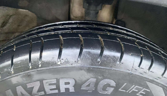 2018 Renault Kwid RXL, Petrol, Manual, 54,103 km, Right Front Tyre Tread