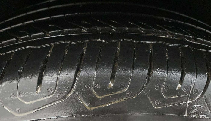 2016 Ford Ecosport TITANIUM 1.5L PETROL AT, Petrol, Automatic, 69,967 km, Right Rear Tyre Tread