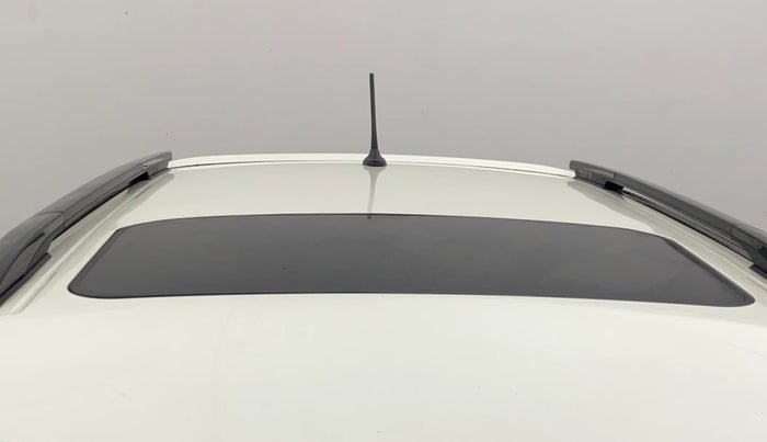 2022 Mahindra XUV300 W8 (O) 1.2 PETROL AMT, Petrol, Automatic, 30,355 km, Moonroof/ Sunroof