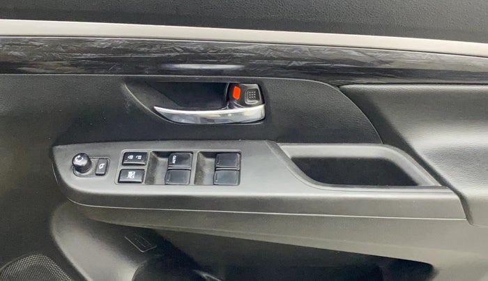 2019 Maruti XL6 ZETA MT, Petrol, Manual, 67,033 km, Driver Side Door Panels Control
