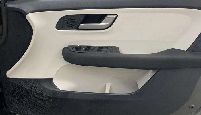2023 Tata ALTROZ XZ CNG, CNG, Manual, 37,463 km, Driver Side Door Panels Control