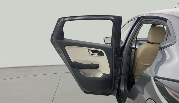2023 Tata ALTROZ XZ CNG, CNG, Manual, 37,463 km, LHS Rear Door