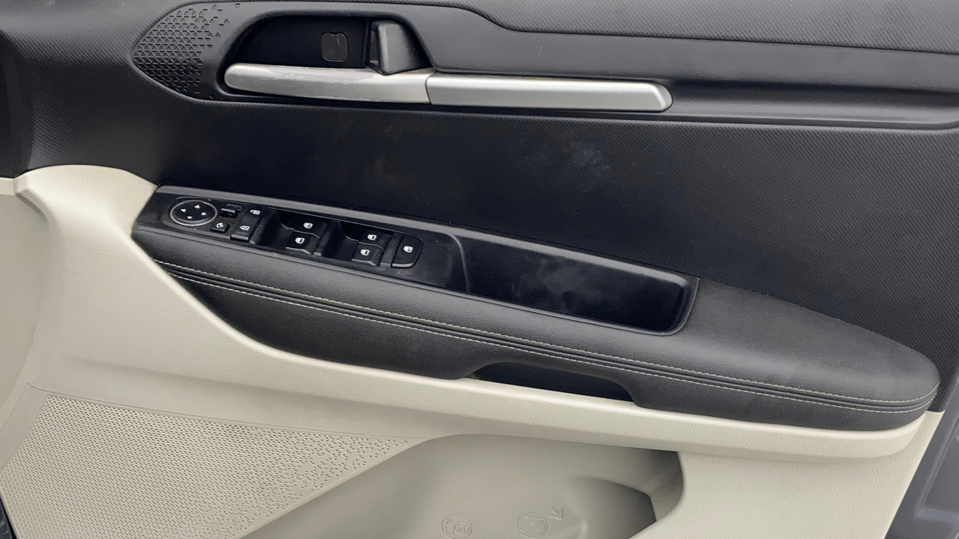 2022 KIA SONET HTX 1.5, Diesel, Manual, 62,265 km, Driver Side Door Panels Control