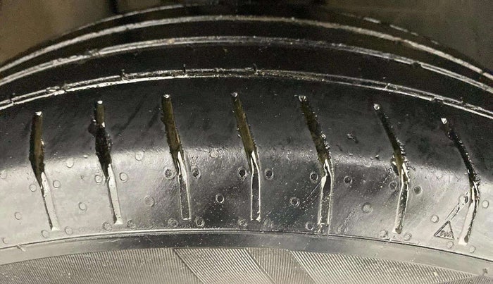 2021 Tata PUNCH ADVENTURE MT, Petrol, Manual, 31,883 km, Right Front Tyre Tread