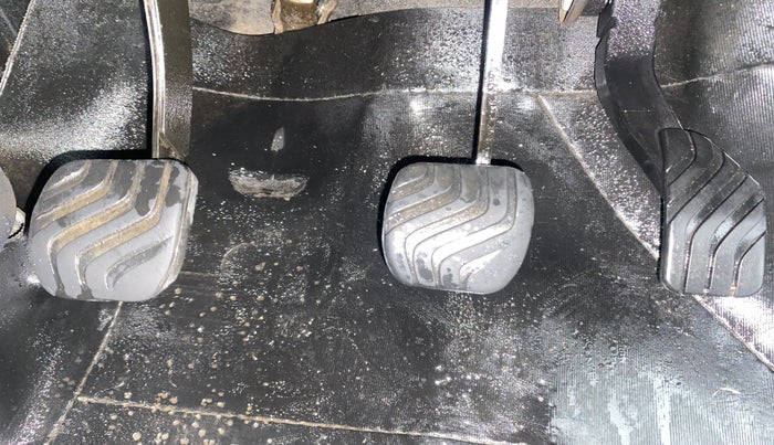 2017 Datsun Redi Go T (O), Petrol, Manual, 43,494 km, Pedals