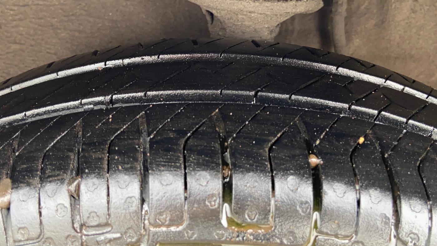 2017 Maruti Alto K10 VXI (O) AMT, Petrol, Automatic, 20,770 km, Left Front Tyre Tread