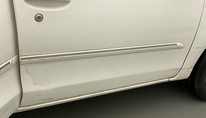 2011 Toyota Etios V, Petrol, Manual, 45,599 km, Driver-side door - Minor scratches