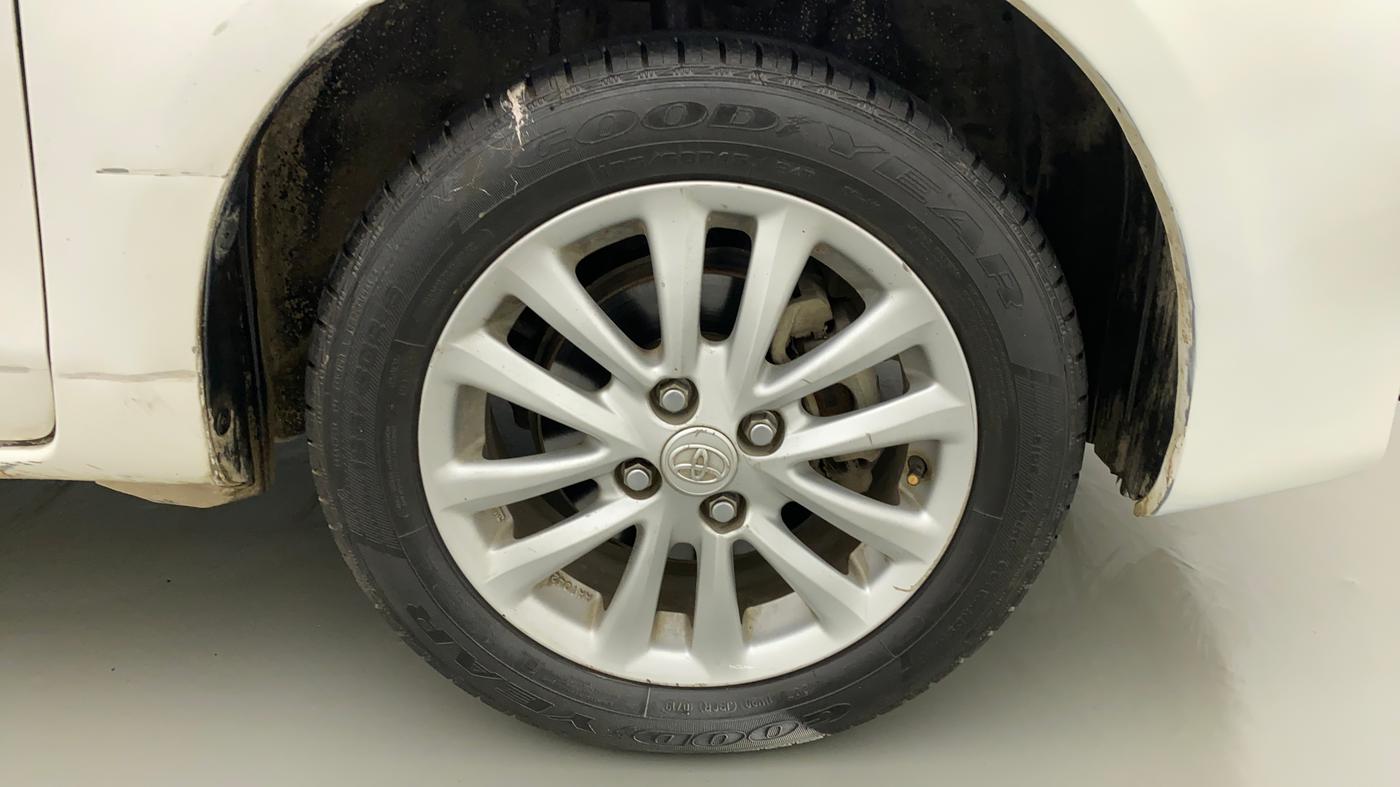 2011 Toyota Etios V, Petrol, Manual, 45,599 km, Right Front Wheel