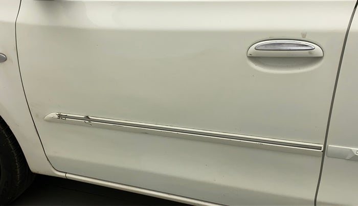 2011 Toyota Etios V, Petrol, Manual, 45,599 km, Front passenger door - Minor scratches