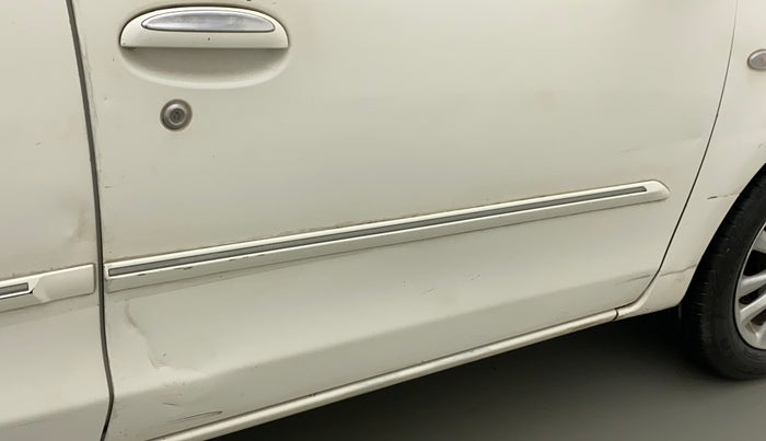 2011 Toyota Etios V, Petrol, Manual, 45,599 km, Driver-side door - Slightly dented