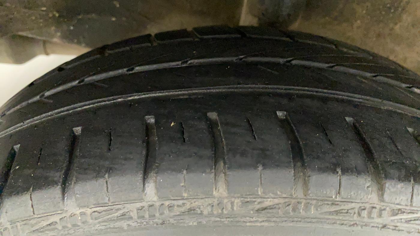 2011 Toyota Etios V, Petrol, Manual, 45,599 km, Right Rear Tyre Tread
