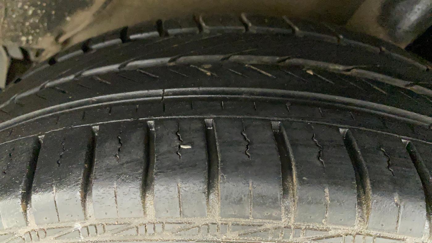 2011 Toyota Etios V, Petrol, Manual, 45,599 km, Left Rear Tyre Tread