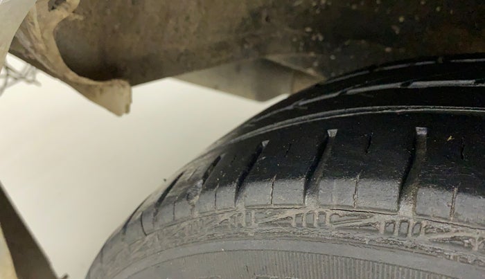 2011 Toyota Etios V, Petrol, Manual, 45,599 km, Right quarter panel - Lining is missing