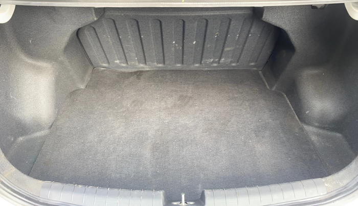 2015 Hyundai Xcent SX 1.2, Petrol, Manual, 47,433 km, Boot Inside