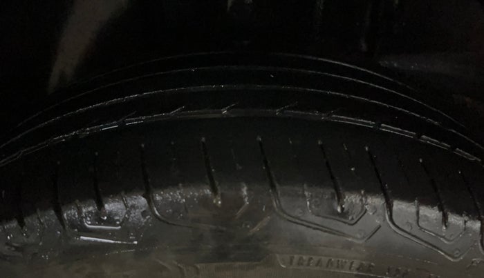 2022 Tata ALTROZ XM PLUS PETROL, Petrol, Manual, 32,439 km, Right Rear Tyre Tread