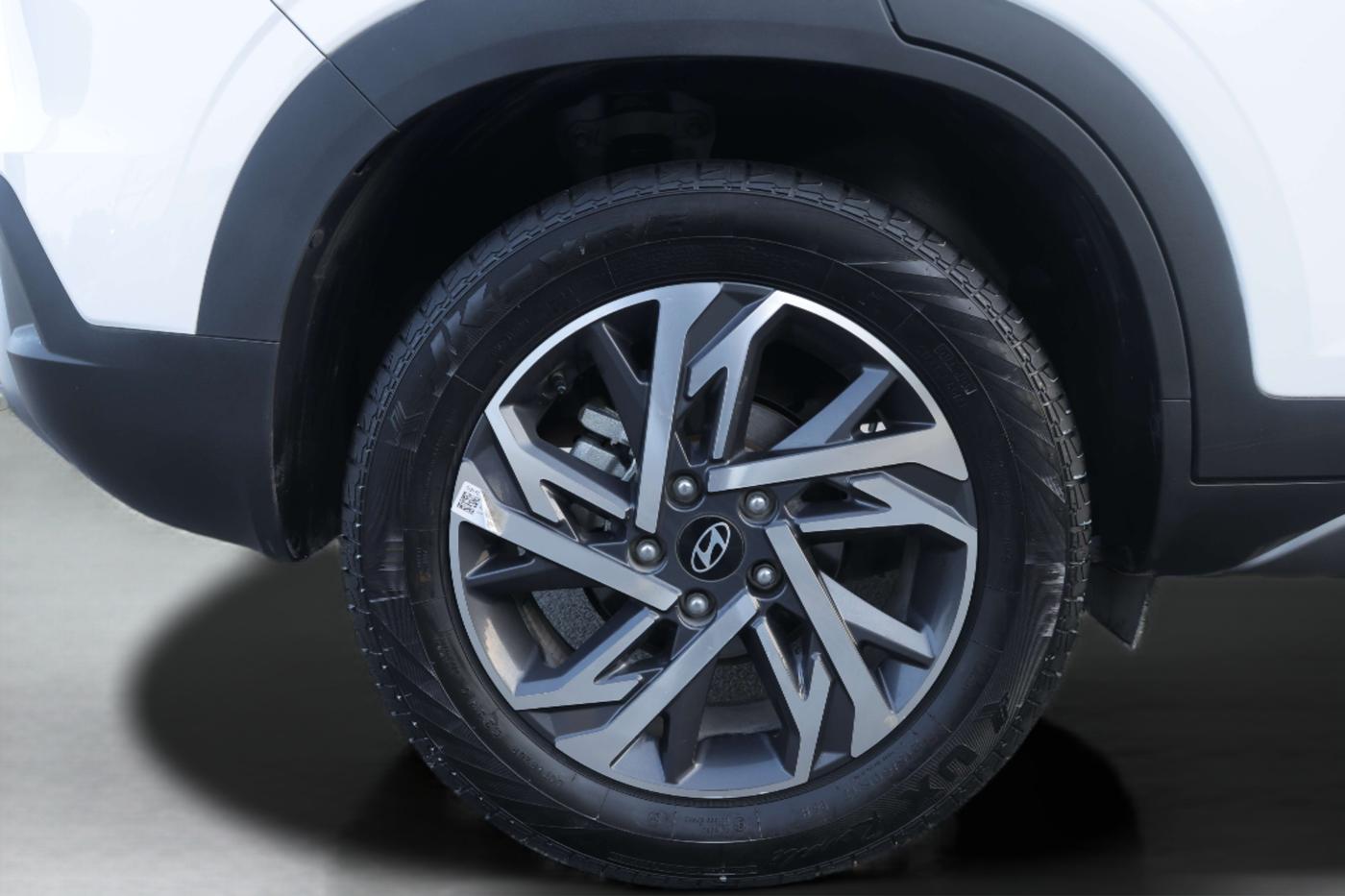2024 Hyundai Creta SX (O) 1.5 TURBO DCT, Petrol, Automatic, 12,363 km, Right Rear Wheel