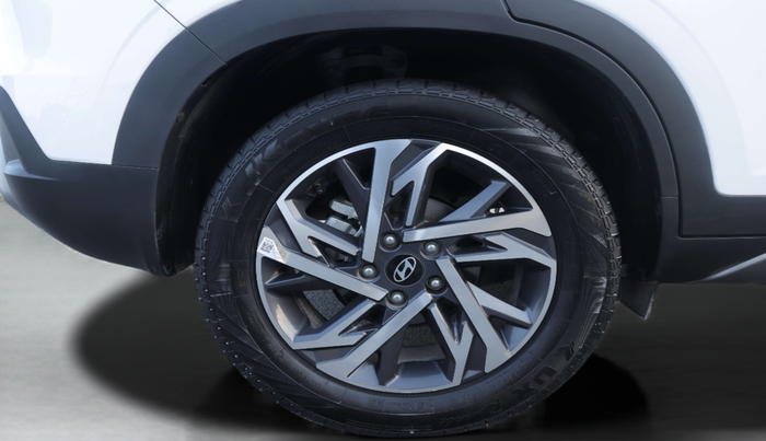 2024 Hyundai Creta SX (O) 1.5 TURBO DCT, Petrol, Automatic, 12,363 km, Right Rear Wheel