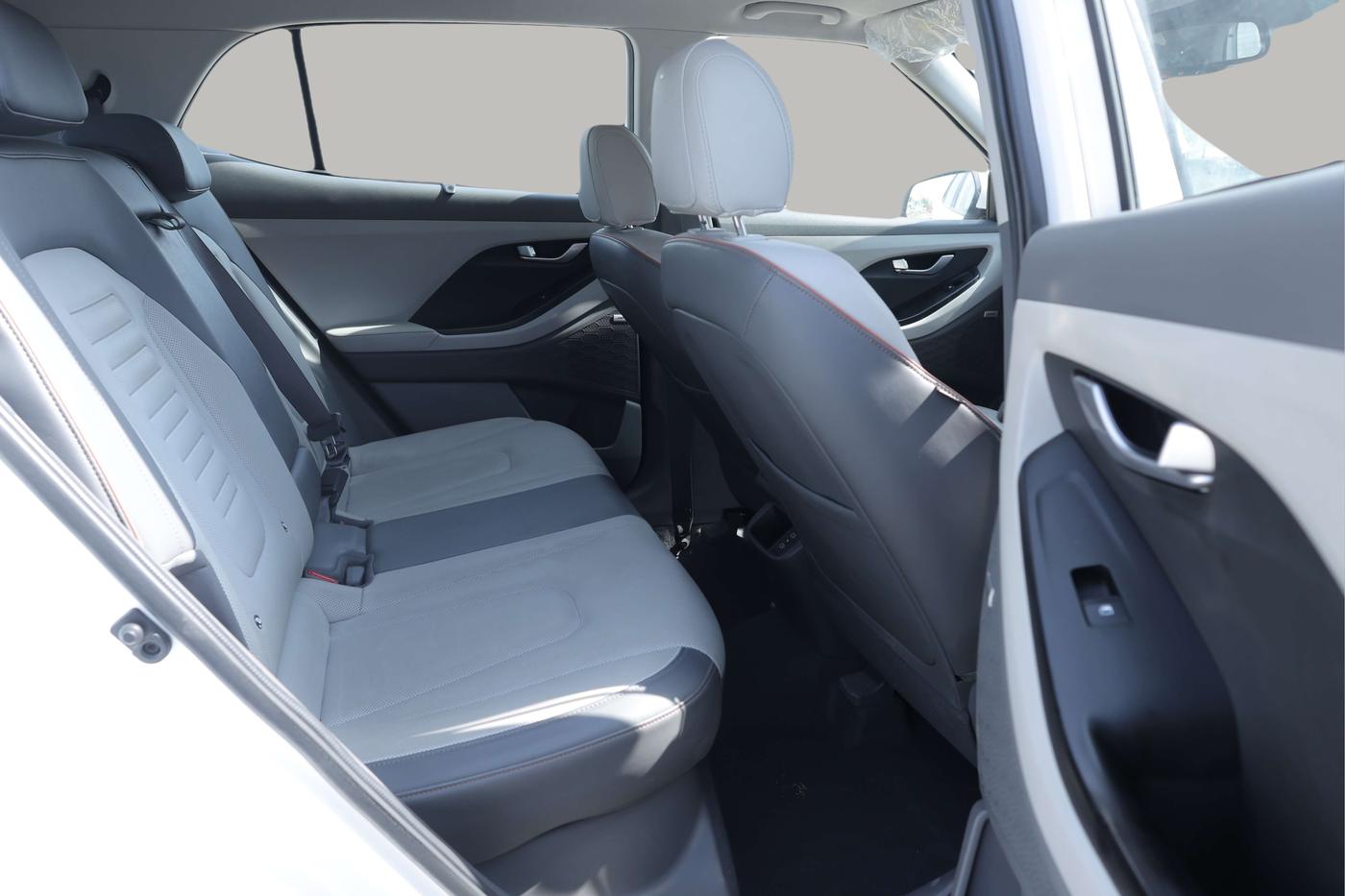 2024 Hyundai Creta SX (O) 1.5 TURBO DCT, Petrol, Automatic, 12,363 km, Right Side Rear Door Cabin