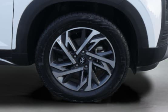 2024 Hyundai Creta SX (O) 1.5 TURBO DCT, Petrol, Automatic, 12,363 km, Right Front Wheel