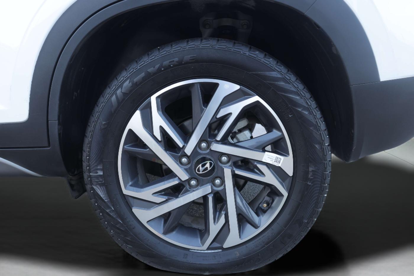 2024 Hyundai Creta SX (O) 1.5 TURBO DCT, Petrol, Automatic, 12,363 km, Left Rear Wheel