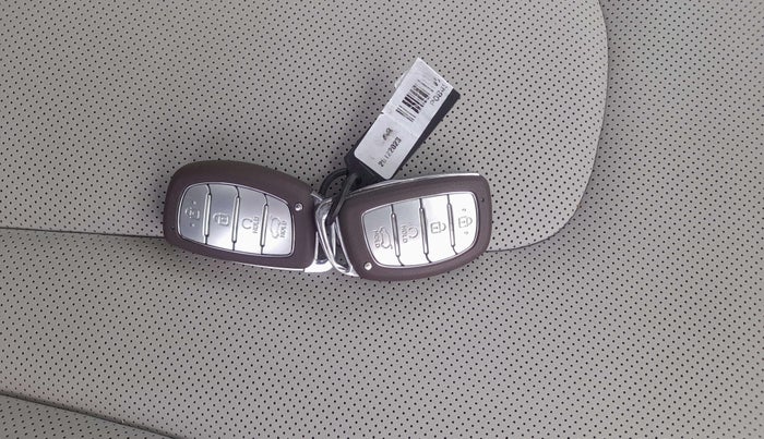 2024 Hyundai Creta SX (O) 1.5 TURBO DCT, Petrol, Automatic, 12,352 km, Key Close Up