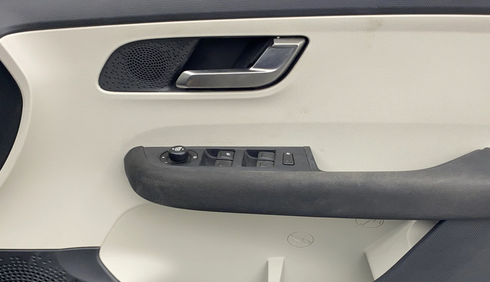2022 Tata ALTROZ XZ PETROL, Petrol, Manual, 19,775 km, Driver Side Door Panels Control