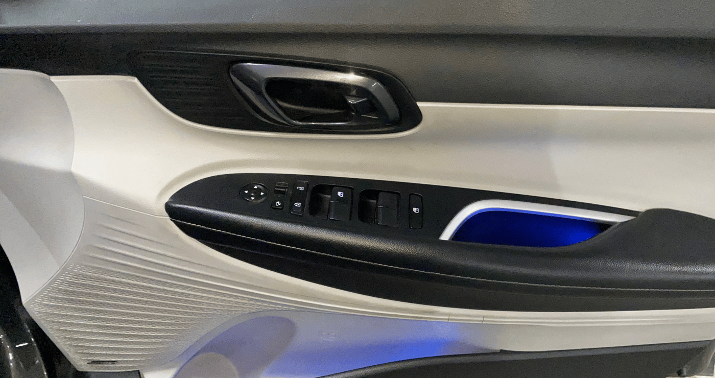 2023 Hyundai NEW I20 ASTA (O) 1.2 IVT, Petrol, Automatic, 8,812 km, Driver Side Door Panels Control