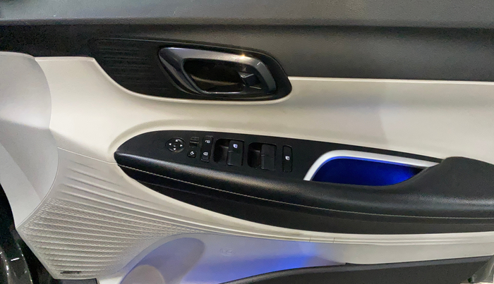 2023 Hyundai NEW I20 ASTA (O) 1.2 IVT, Petrol, Automatic, 8,615 km, Driver Side Door Panels Control