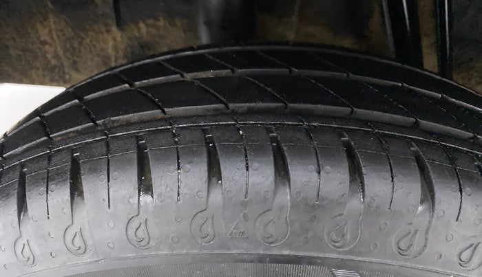 2020 Renault Kwid RXT 1.0 EASY-R  AT, Petrol, Automatic, 24,491 km, Right Rear Tyre Tread
