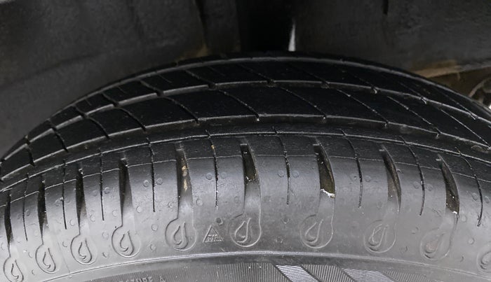 2020 Renault Kwid RXT 1.0 EASY-R  AT, Petrol, Automatic, 24,491 km, Left Rear Tyre Tread