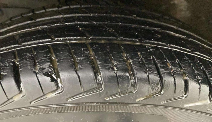 2021 Maruti New Wagon-R LXI CNG (O) 1.0, CNG, Manual, 28,932 km, Left Front Tyre Tread