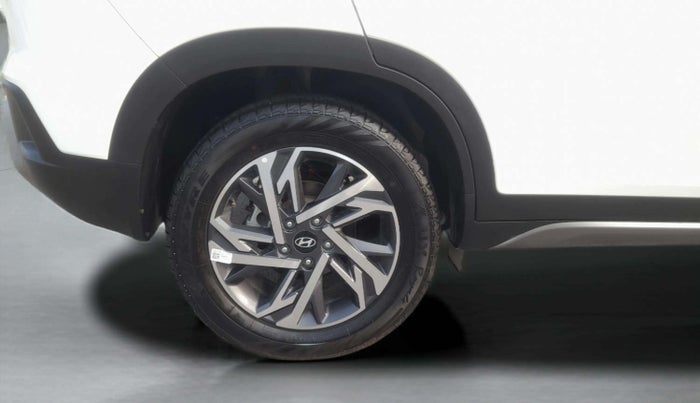 2024 Hyundai Creta SX (O) 1.5 TURBO DCT, Petrol, Automatic, 7,679 km, Right Rear Wheel