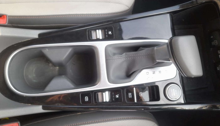 2024 Hyundai Creta SX (O) 1.5 TURBO DCT, Petrol, Automatic, 7,679 km, Gear Lever