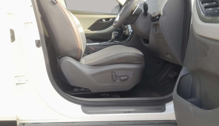 2024 Hyundai Creta SX (O) 1.5 TURBO DCT, Petrol, Automatic, 7,679 km, Driver Side Adjustment Panel