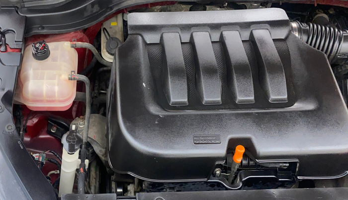 2022 Mahindra XUV700 MX P MT 5 STR, Petrol, Manual, 29,161 km, Engine View - Right