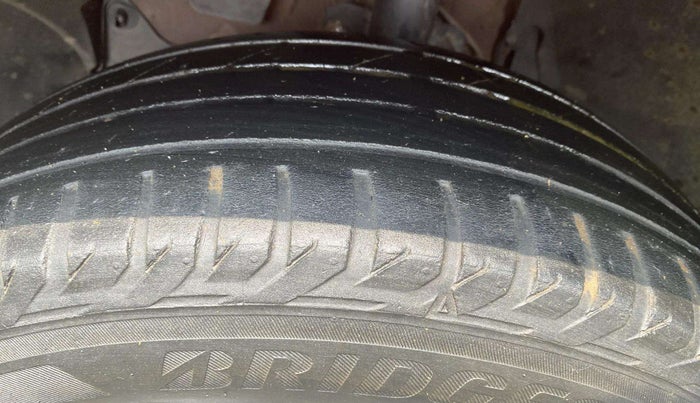 2018 Renault Duster 85 PS RXE DIESEL, Diesel, Manual, 1,13,068 km, Left Front Tyre Tread