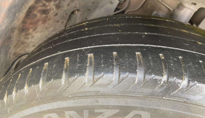 2018 Renault Duster 85 PS RXE DIESEL, Diesel, Manual, 1,13,068 km, Right Front Tyre Tread