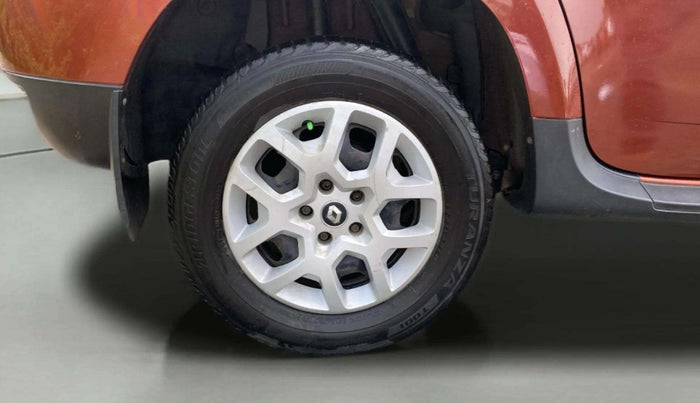 2018 Renault Duster 85 PS RXE DIESEL, Diesel, Manual, 1,13,068 km, Right Rear Wheel