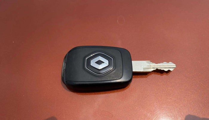 2018 Renault Duster 85 PS RXE DIESEL, Diesel, Manual, 1,13,068 km, Key Close Up