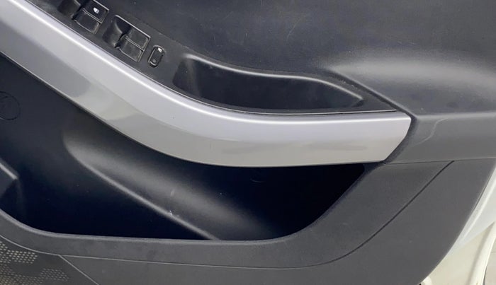 2022 Tata NEXON XM SUNROOF PETROL, Petrol, Manual, 55,868 km, Driver Side Door Panels Control
