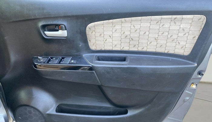 2017 Maruti Wagon R 1.0 VXI, Petrol, Manual, 59,052 km, Driver Side Door Panels Control