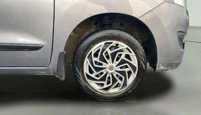 2017 Maruti Wagon R 1.0 VXI, Petrol, Manual, 59,052 km, Right Front Wheel